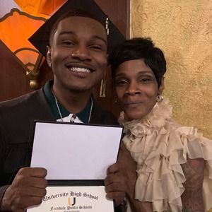 Meet your Posher, Roxanne